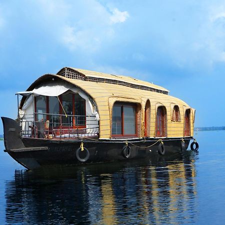 Aqua Castle Houseboat - by Aqua Jumbo Houseboats Hotel Alappuzha Bagian luar foto