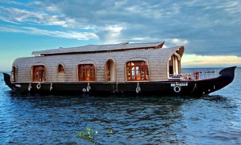 Aqua Castle Houseboat - by Aqua Jumbo Houseboats Hotel Alappuzha Bagian luar foto