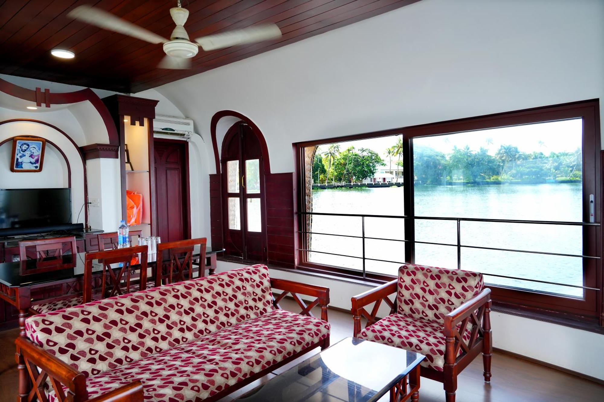 Aqua Castle Houseboat - by Aqua Jumbo Houseboats Hotel Alappuzha Bagian luar foto