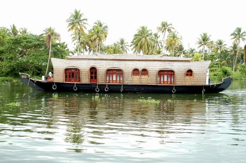 Aqua Castle Houseboat - by Aqua Jumbo Houseboats Hotel Alappuzha Bagian luar foto